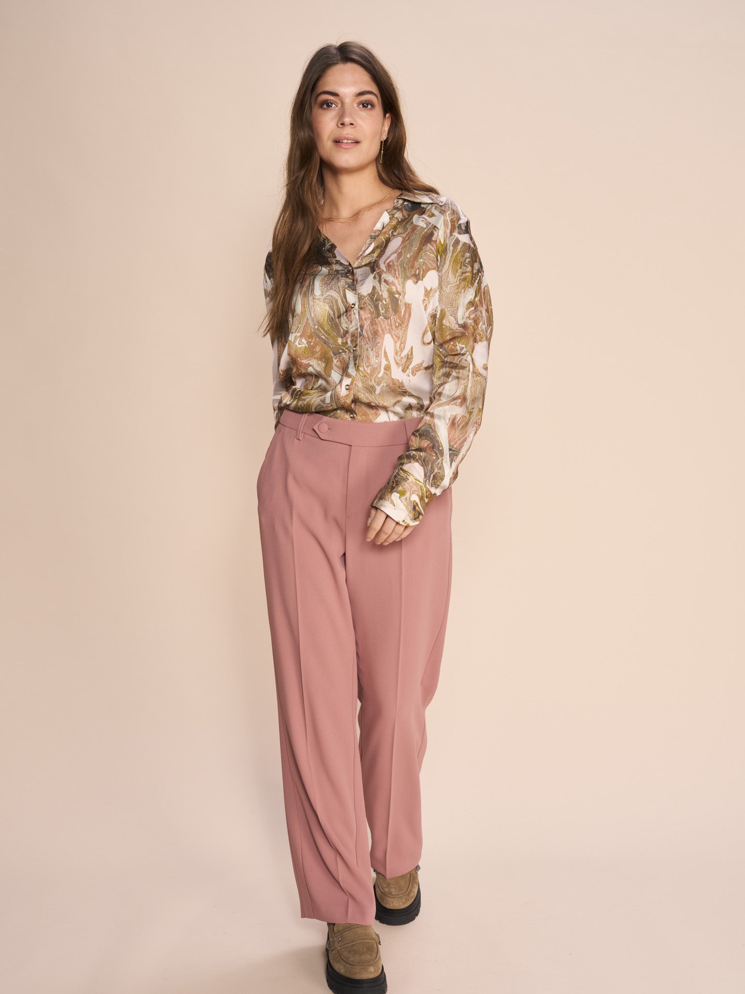 Modelshot / Burlwood / Detail